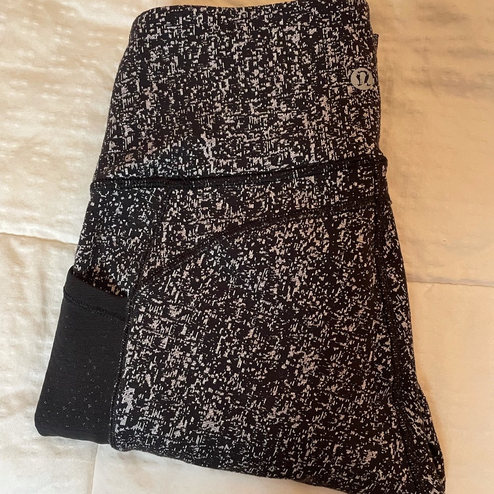 Lululemon Black and White Speckled Leggings size 4